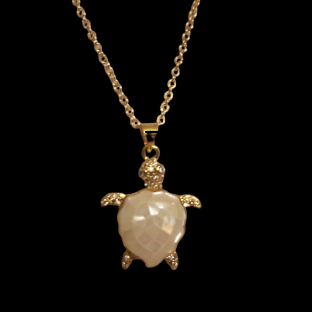 B2G1 Traditions White Shell & Rhinestone Turtle Pendent Necklace